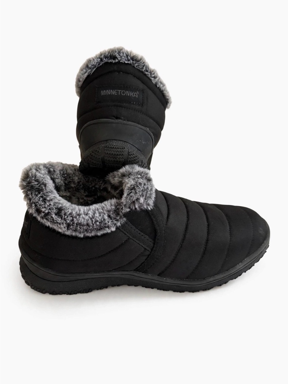 Minnetonka Black Quilted Slip-On Winter Booties with Gray Faux-Fur Trim NWOB